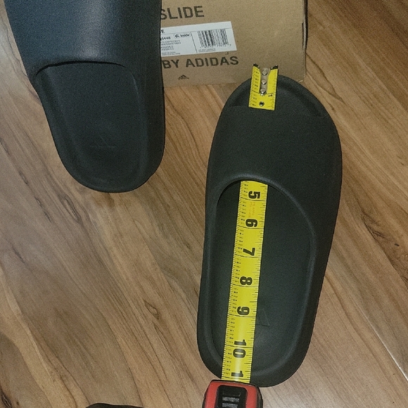 Yeezy Slide Black Sandals - Picture 4 of 6